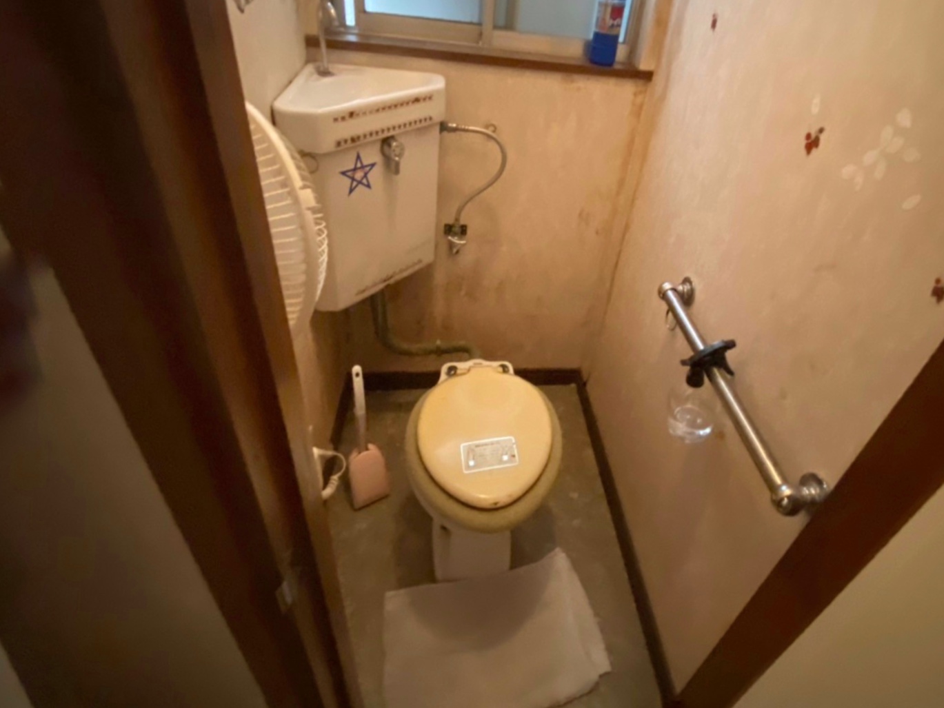 芦屋市　トイレリフォーム施工前